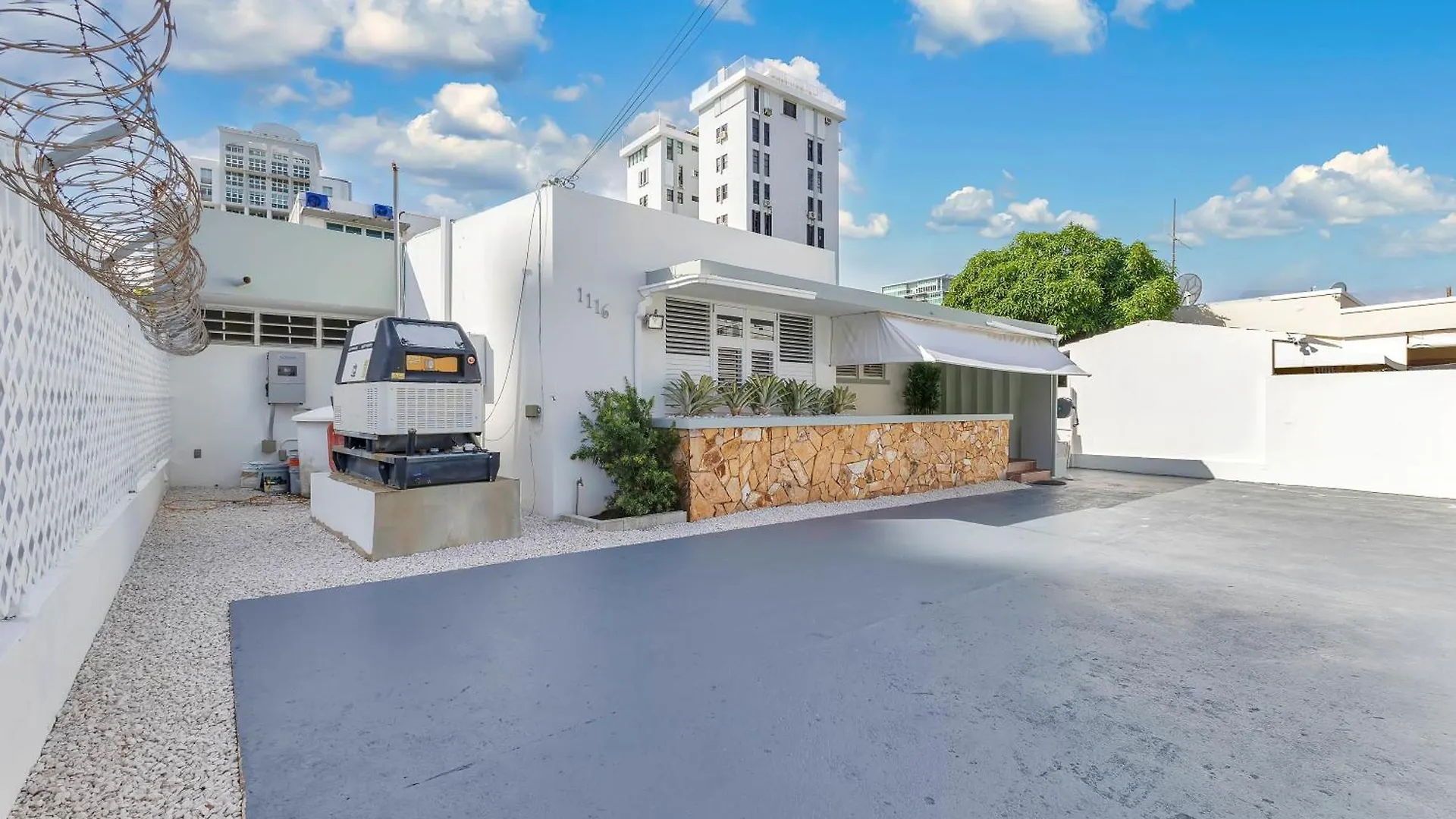 Condado 4 Bed 3 Bath Sleeps 8 Jacuzzi & Free Parking Villa San Juan Puerto Rico