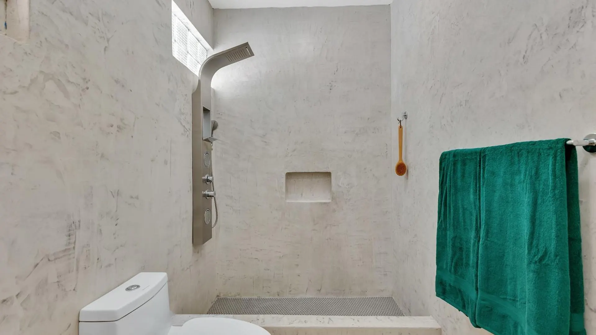 Condado 4 Bed 3 Bath Sleeps 8 Jacuzzi & Free Parking Villa San Juan